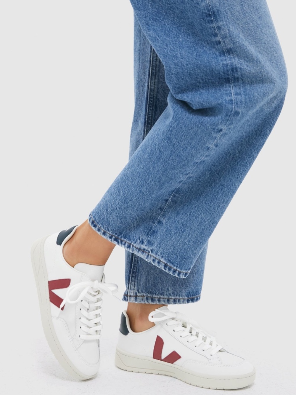 VEJA V-12 Sneakers Navy and Red Sz 8